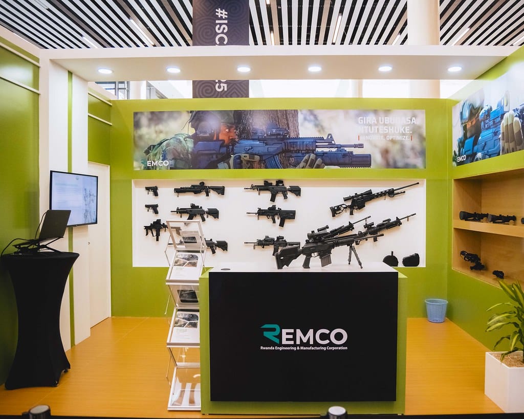 dt3a7063_54546199136_l